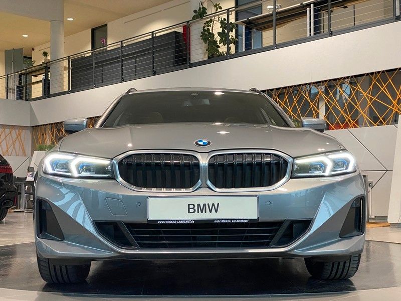 BMW 318d Touring Curved Pano SportSitze H&K HUD Sthz