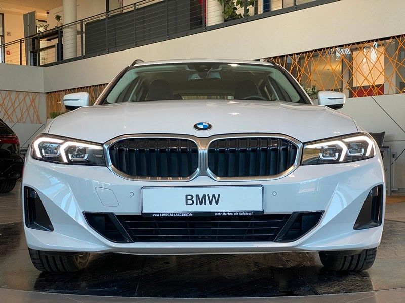 BMW 318d Touring Curved DrivingAssistant Shzg LED