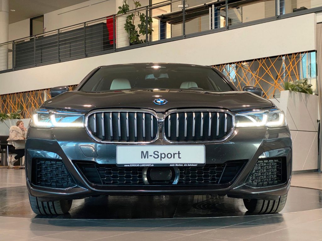 BMW 545e xDr M-Sport Laser Memory SurrView HUD ACC