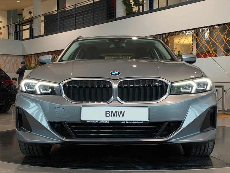 BMW 320d Touring xDrive Curved DrivingA. DAB Shz LED