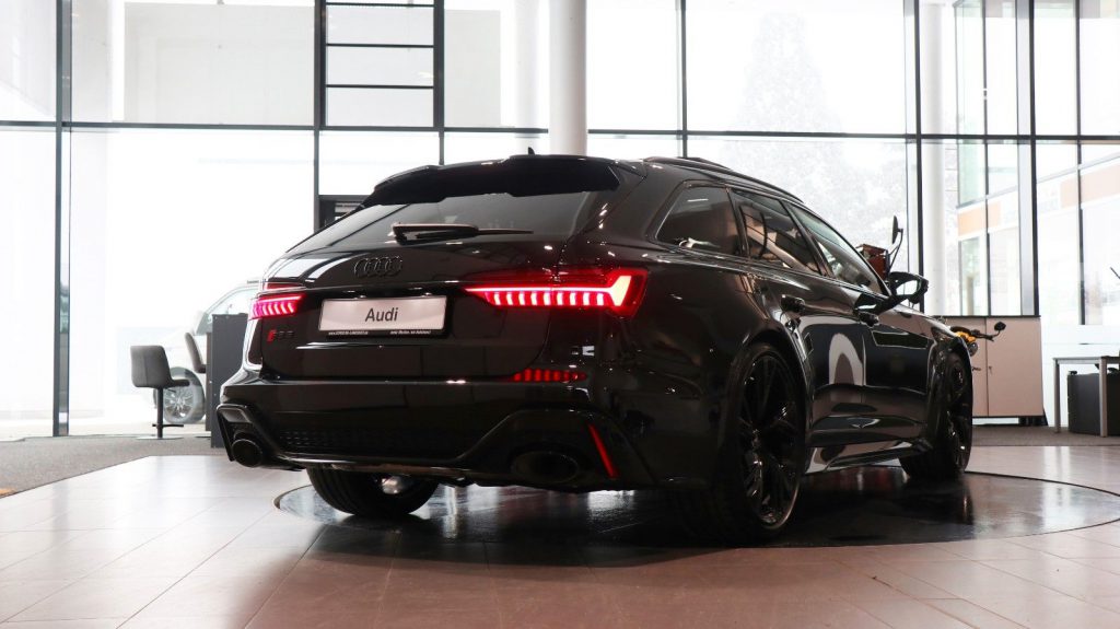 Audi RS6 4.0 TFSI Essentials Carbon Laser Sbel RS-Abg