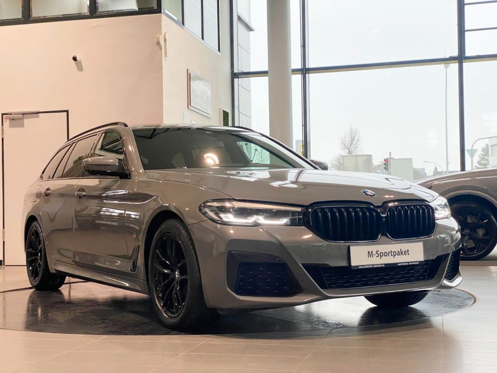 BMW 520d xDr M-Sport CockpitProf Pano H&K DDC AHK