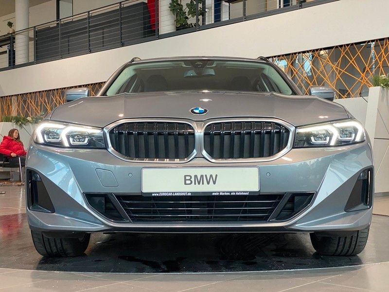 BMW 320d Touring xDrive Curved DrivingA. DAB Shz LED