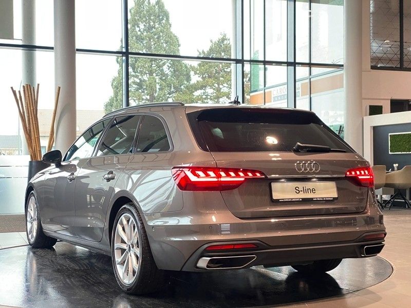 Audi A4 40TFSI quattro S-line Matrix Sthz HUD B&O ACC