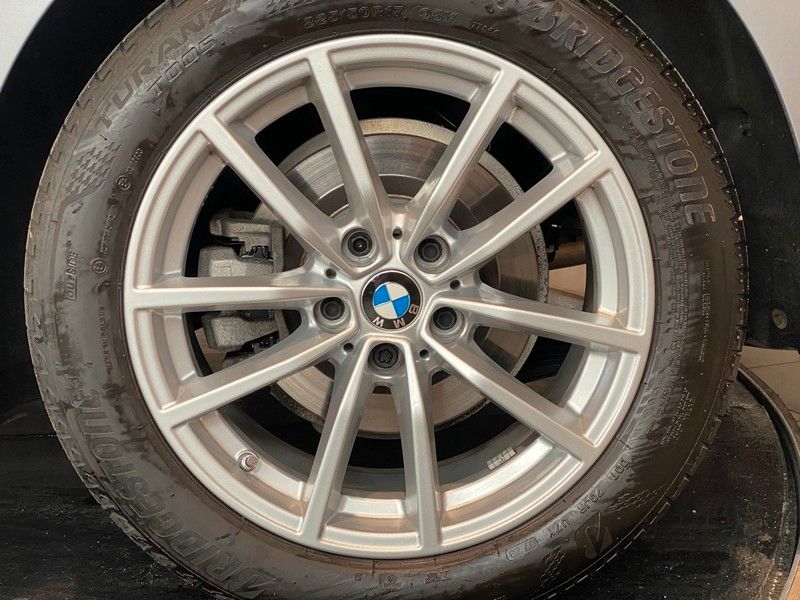 BMW 320d Touring xDrive Curved DrivingA. DAB Shz LED