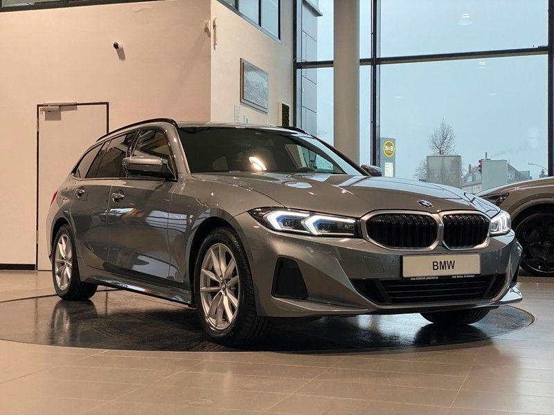 BMW 318d Touring Curved Pano SportSitze H&K HUD Sthz