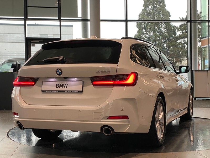 BMW 318d Touring Curved InnovationsP Kam HUD ACC AHK