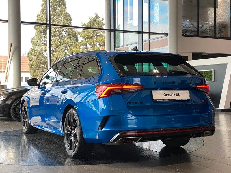 Skoda Octavia 2.0 TDI RS ViCo Matrix Pano HUD ACC AHK