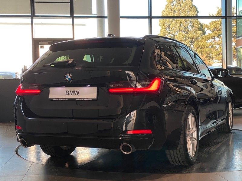 BMW 320d Touring xDrive Curved DrivingA. DAB Shz LED