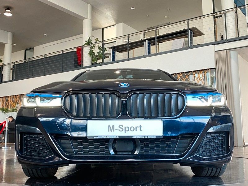 BMW 530e Touring M-Sport Pro Laser HUD SurrView ACC