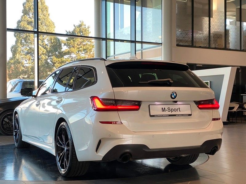 BMW 330i xDr M-Sport Laser Sthz Pano Memory AHK ACC