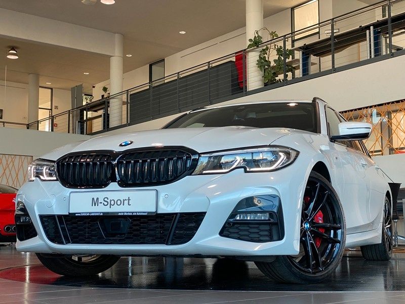 BMW 330i xDr M-Sport Laser Sthz Pano Memory AHK ACC