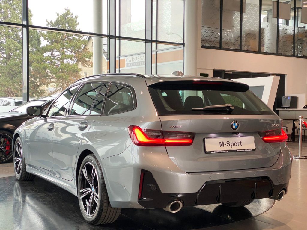 BMW 330i Touring xDrive M-Sport Curved Kam. HiFi ACC