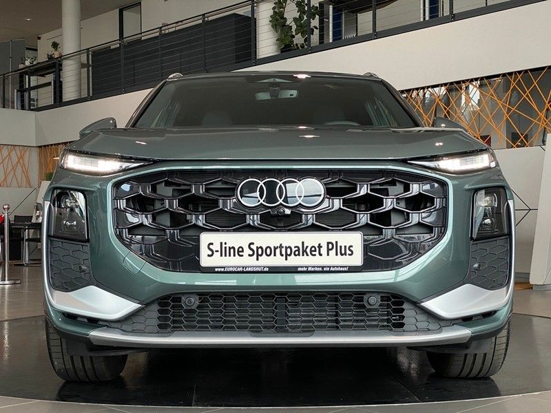 Audi Q3 TFSI S-line+ TechPlus-Paket Pano Kam LED+ ACC