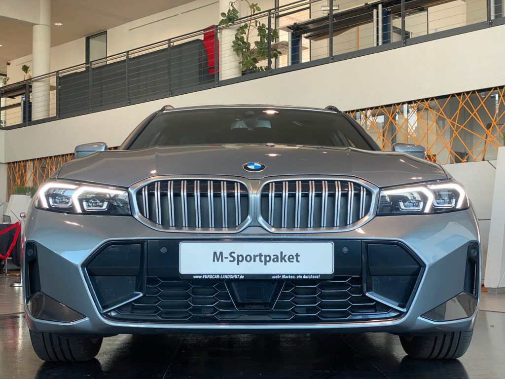 BMW 330i Touring xDrive M-Sport Curved Kam. HiFi ACC