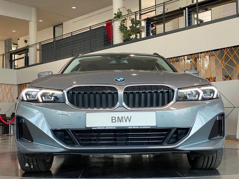 BMW 320d Touring xDrive Curved DrivingA. DAB Shz LED