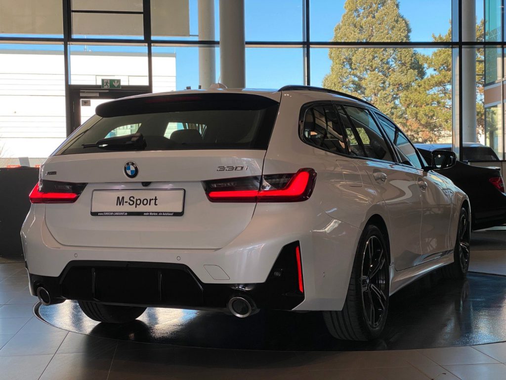 BMW 330i Touring xDrive M-Sport Curved Kam. HiFi ACC