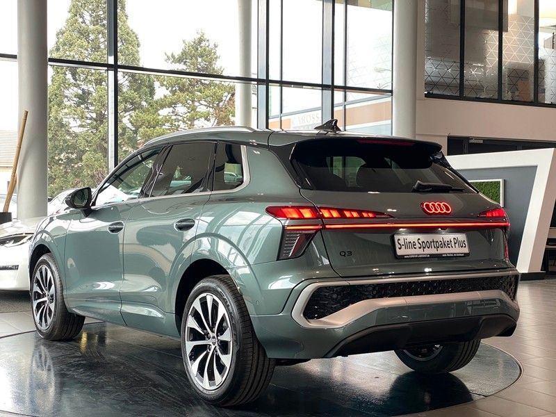 Audi Q3 TFSI S-line+ TechPlus-Paket Pano Kam LED+ ACC