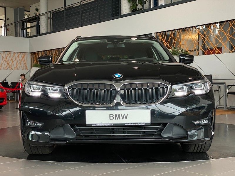 BMW 318d Touring Live Cockpit Tempomat Shzg DAB LED