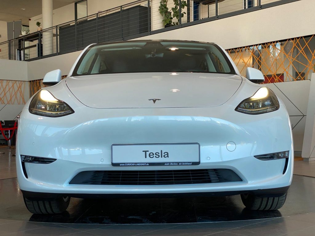 Tesla Model Y AWD Long Range Dual Motor Enh.Autopilot