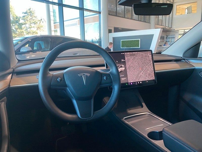 Tesla Model Y AWD Long Range Dual Motor Panorama LED