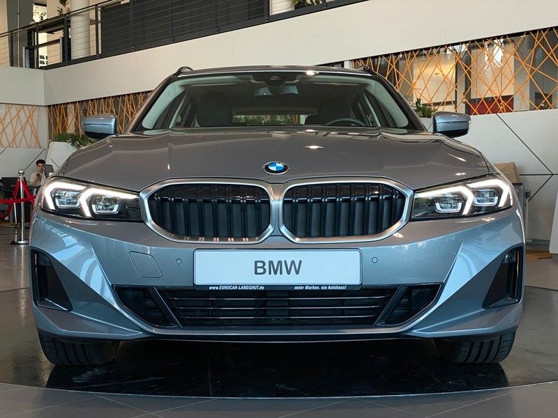 BMW 320d Touring xDrive Curved DrivingA. DAB Shz LED