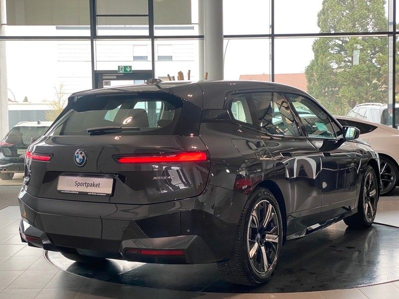 BMW iX xDrive40 Sportpaket Loft CockpitProf ACC H&K