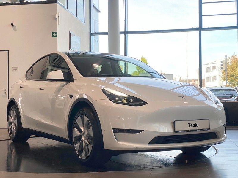 Tesla Model Y AWD Long Range Dual Motor Panorama LED