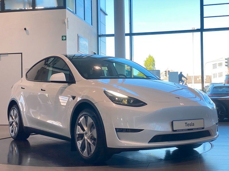 Tesla Model Y AWD Long Range Dual Motor Panorama LED