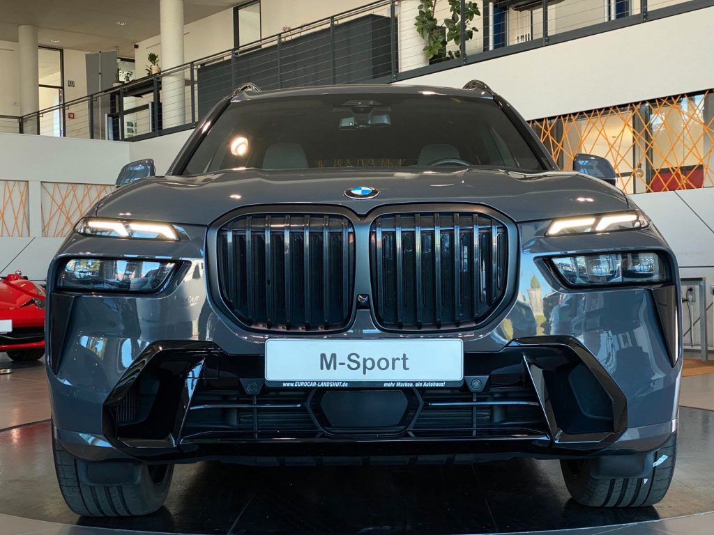BMW X7 40d M-Sport Pro Carbon Sbel B&W ACC AHK 22"