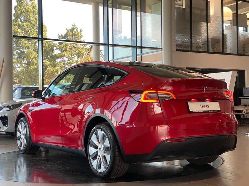 Tesla Model Y AWD Long Range Dual Motor Enh.Autopilot