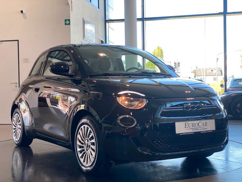 Fiat 500e 42kW/h SmartphoneInt. AmbienteB SpurhalteA.