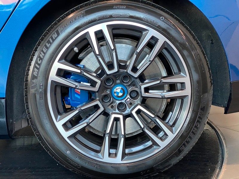 BMW 550e Lim xDr. M-Sport SurrView Sbel HUD AHK ACC