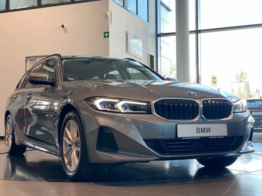 BMW 318d Touring Curved DrivingA SportS Kam LED ACC