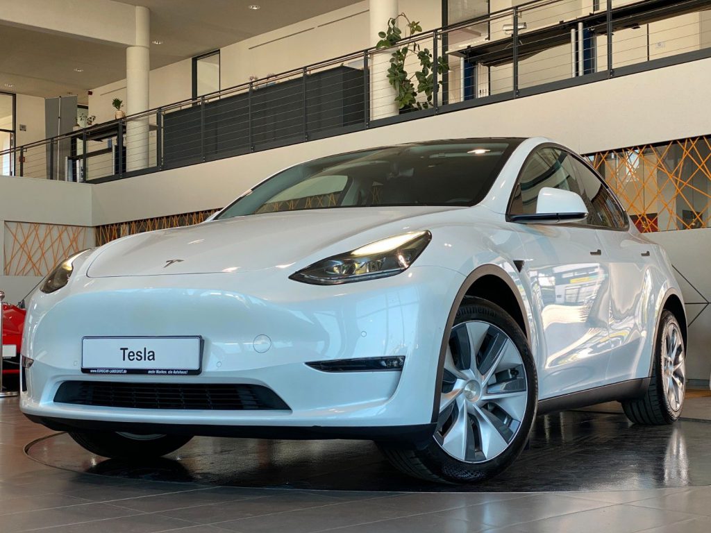Tesla Model Y AWD Long Range Dual Motor Enh.Autopilot