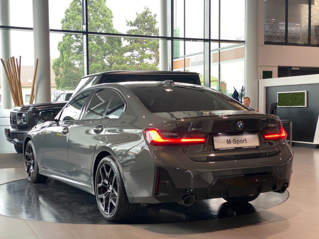 BMW 330i xDr M-Sport Pro M-Sitze Carbon Sthz AHK ACC