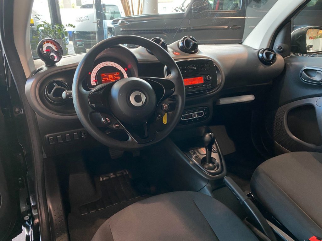 Smart fortwo coupe EQ Cool & Audio Tempomat DAB