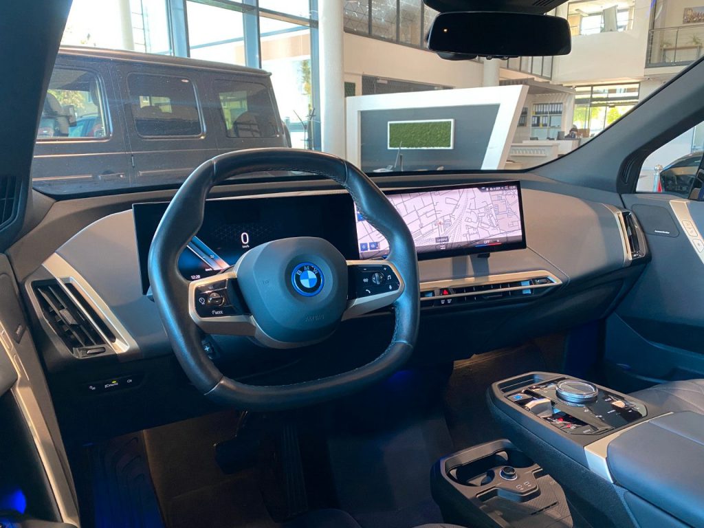 BMW iX 40 Sport Excellence Laser M-Sitz Sbel ACC 22"