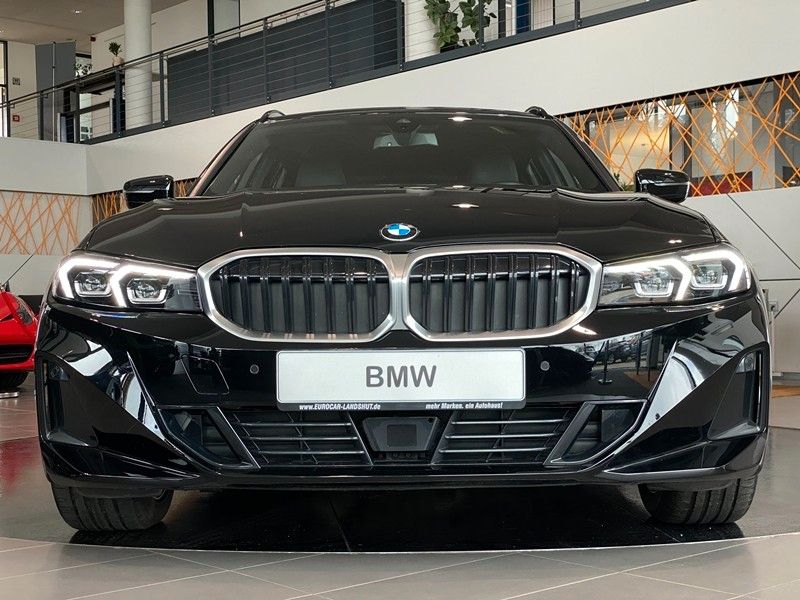BMW 330d Touring Curved SportS Kamera LED H&K ACC