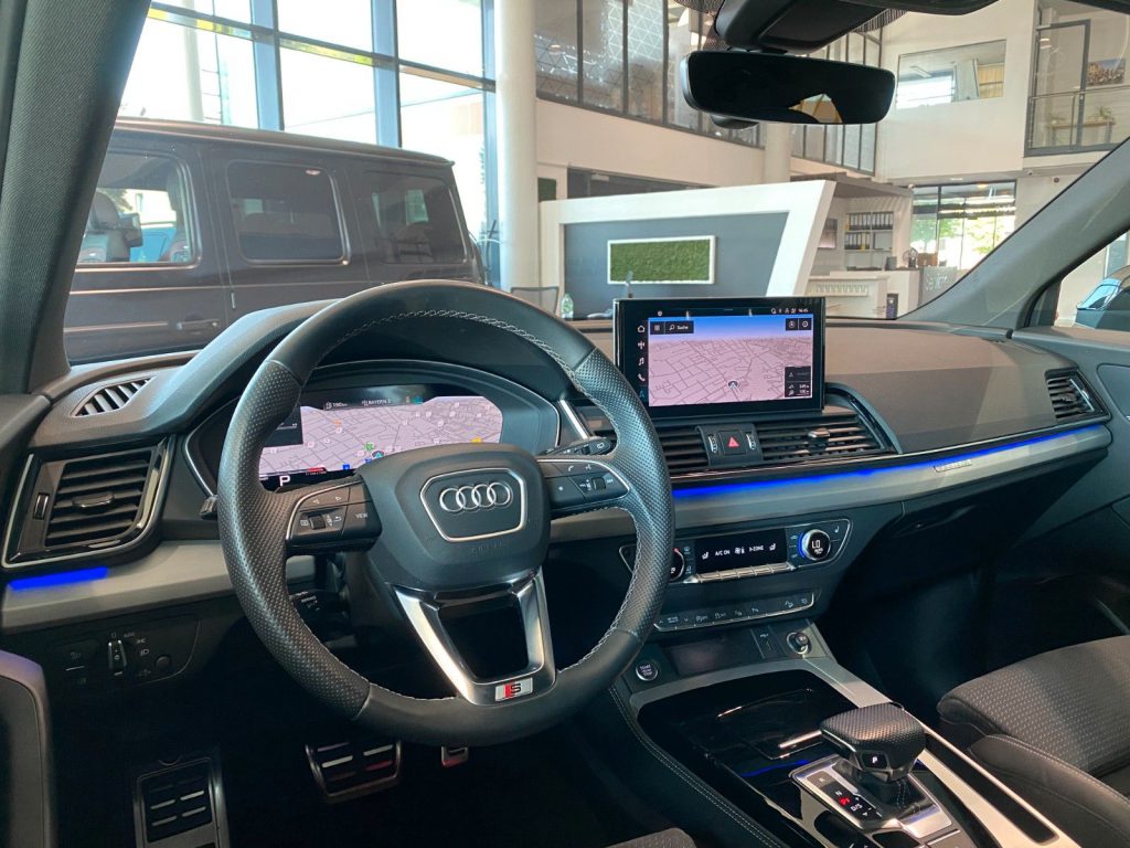 Audi Q5 Sportb 40TDI quatt S-line Matrix TopV ACC AHK