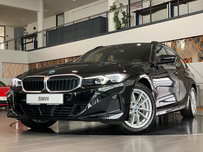 BMW 330d Touring Curved SportS Kamera LED H&K ACC
