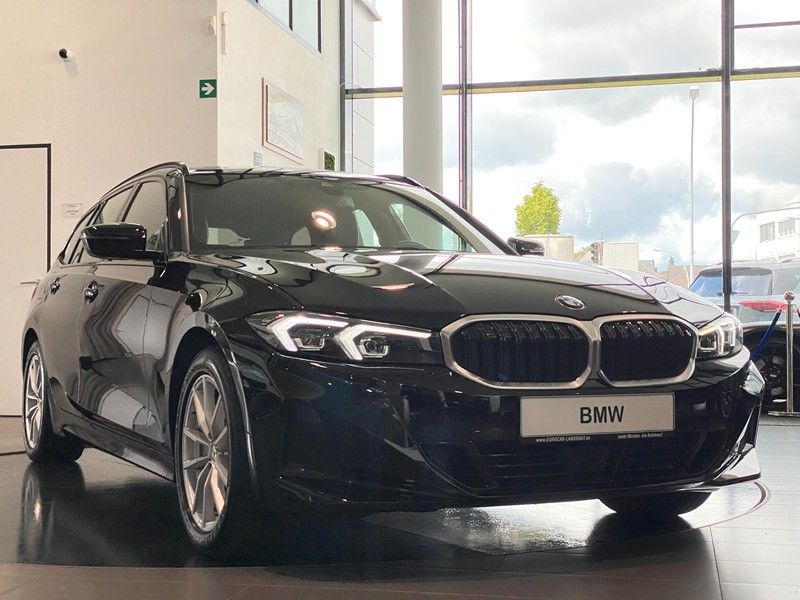 BMW 330d Touring Curved SportS Kamera LED H&K ACC