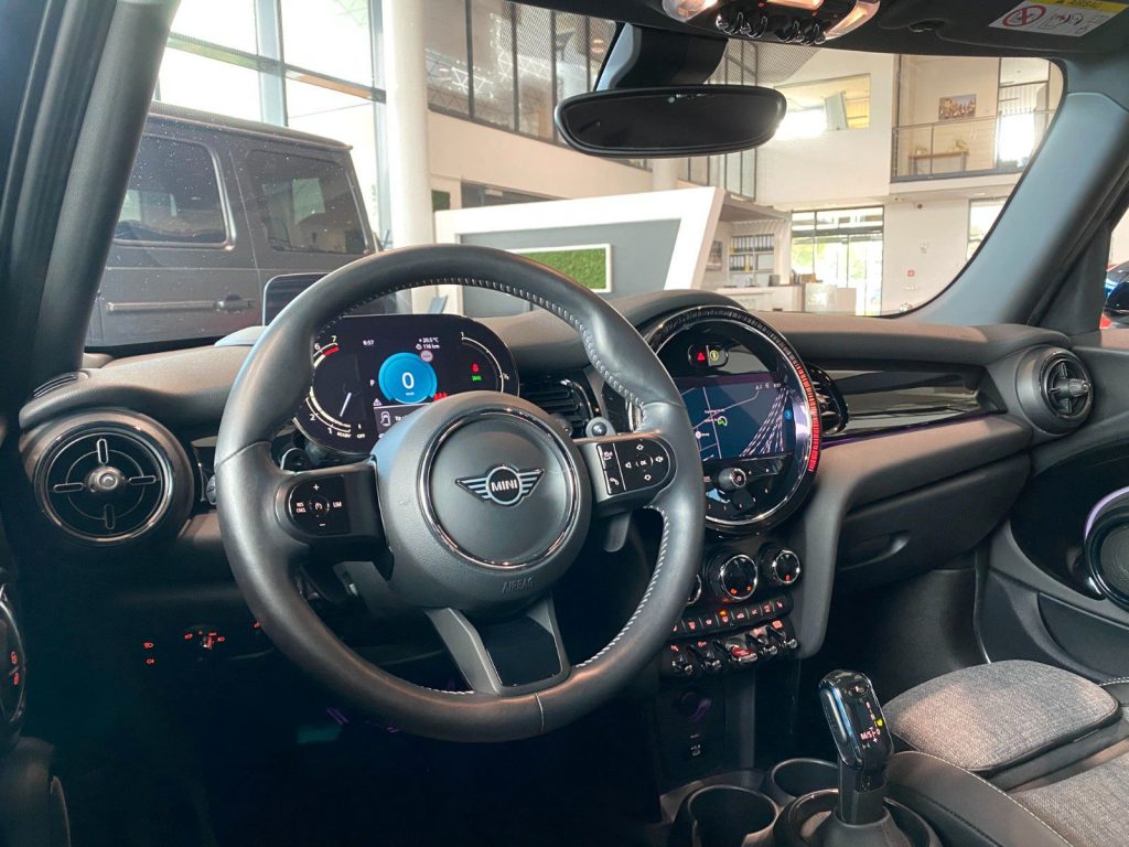 MINI Cooper S Classic Trim Navi AmbienteB LED Kam HUD