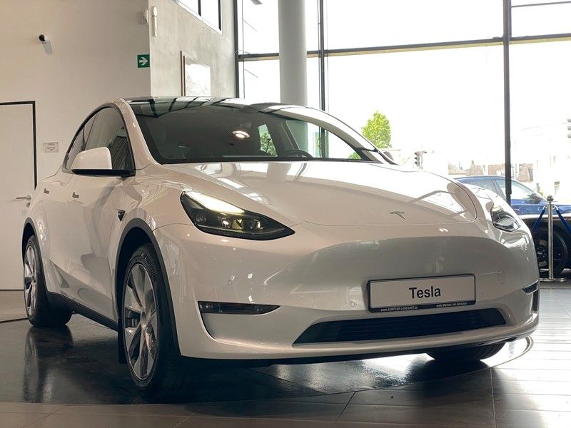 Tesla Model Y AWD Long Range Dual Motor Panorama LED