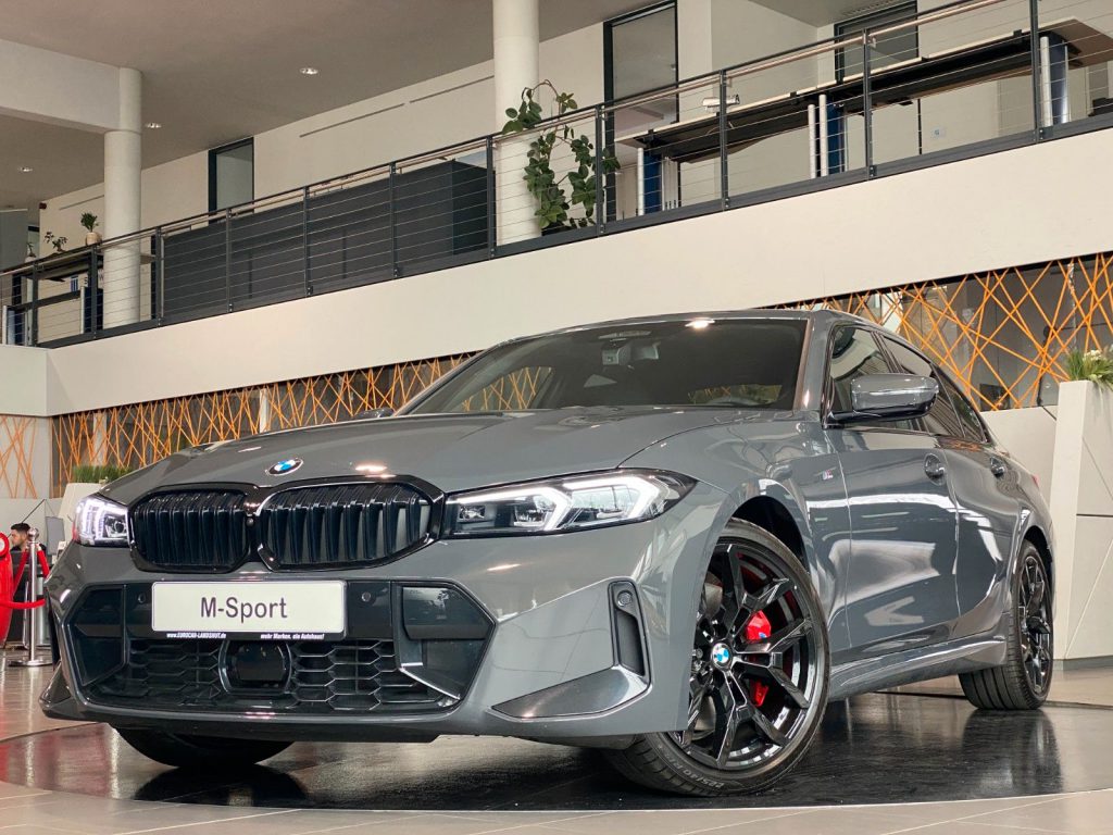 BMW 330i xDr M-Sport Pro M-Sitze Carbon Sthz AHK ACC
