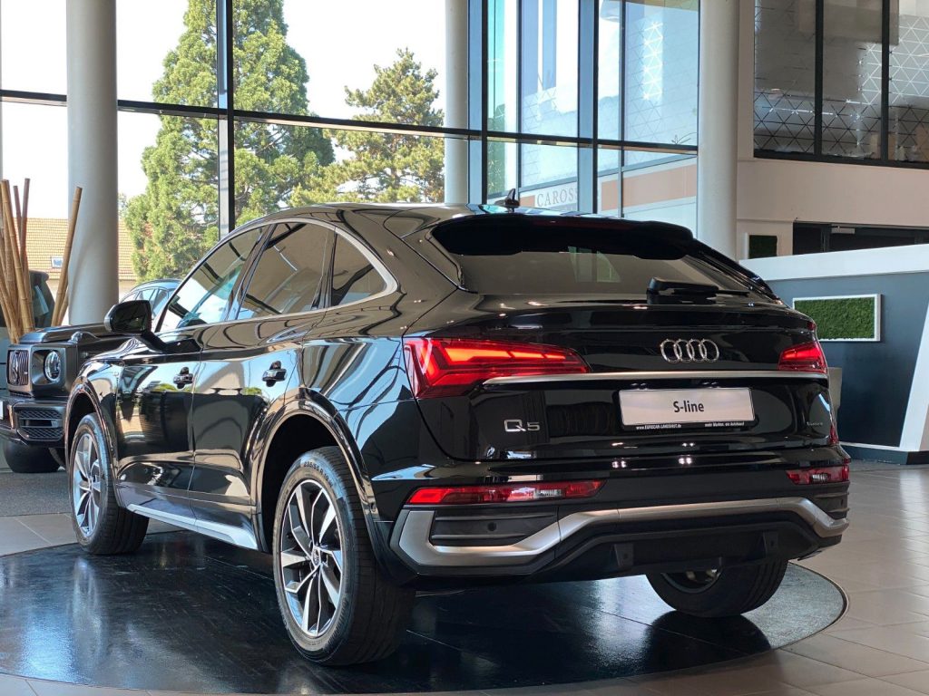 Audi Q5 Sportb 40TDI quatt S-line Matrix TopV ACC AHK