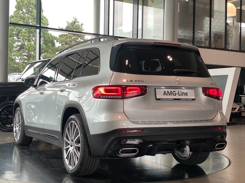 Mercedes-Benz GLB 250 4Matic AMG NightP MBUX Pano LED DTR AHK