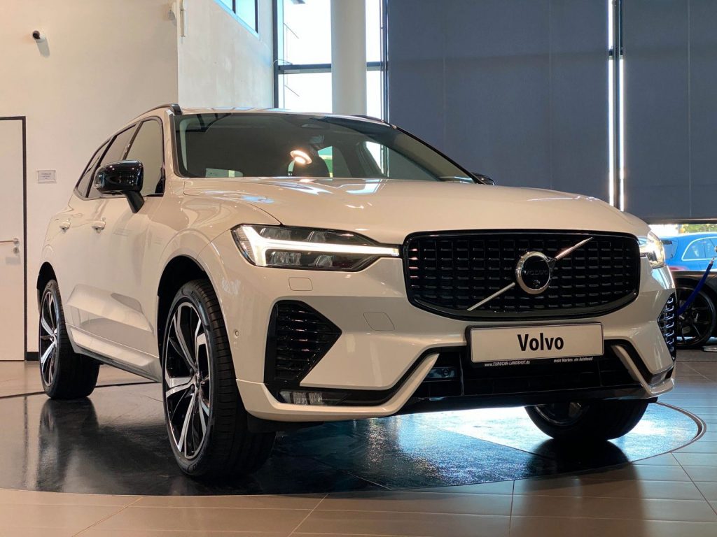 Volvo XC60 B4 Plus Dark Navi LED Memory H&K ACC 360°