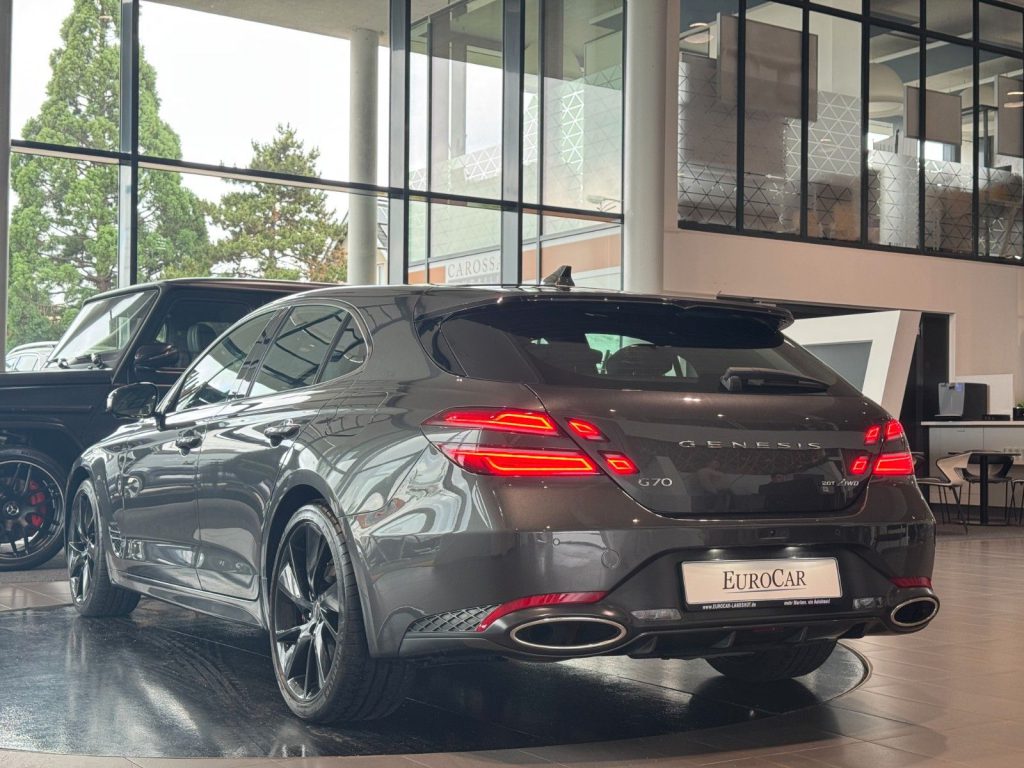 Genesis G70 Shooting Brake 2.0 T-GDI Sport 4WD Sbel HUD
