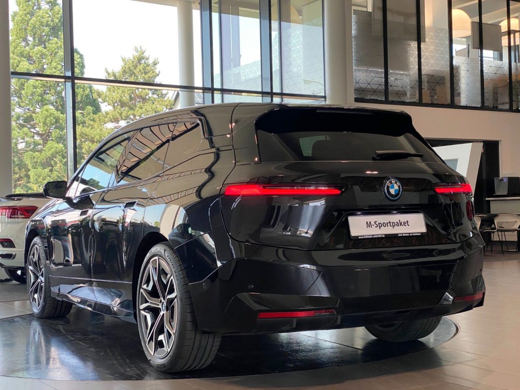 BMW iX 40 Sport Excellence Laser M-Sitz Sbel ACC 22"